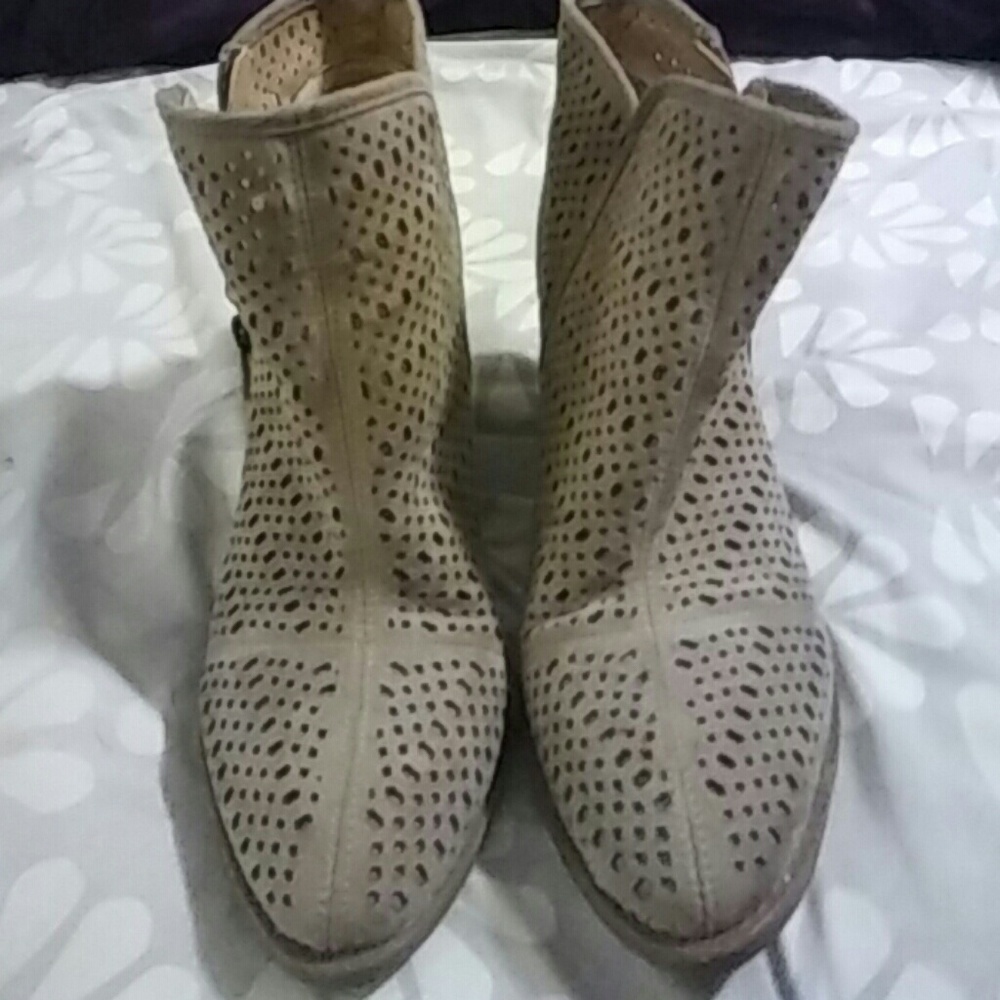 Tan Booties EUC